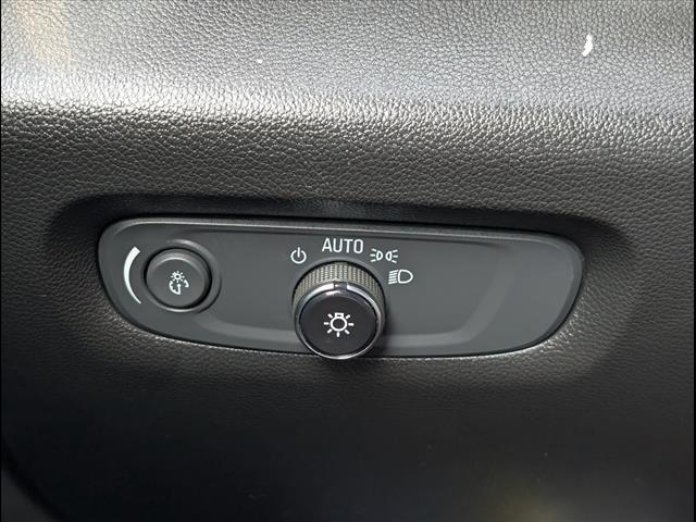 Photo of 2022 Silver Sage Metallic Chevrolet Traverse