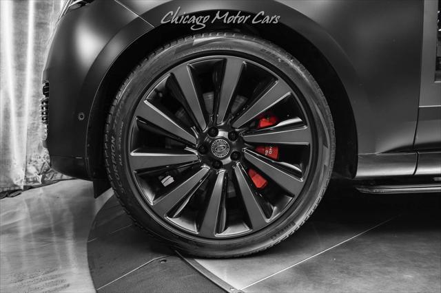Photo of 2023 Santorini Black Metallic Land Rover Range Rover