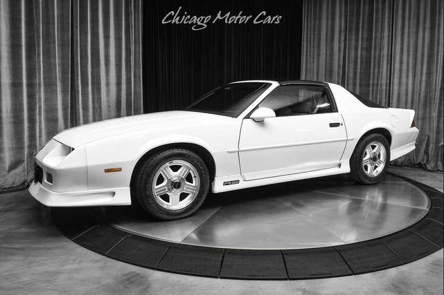 Photo of 1992 Arctic White Chevrolet Camaro