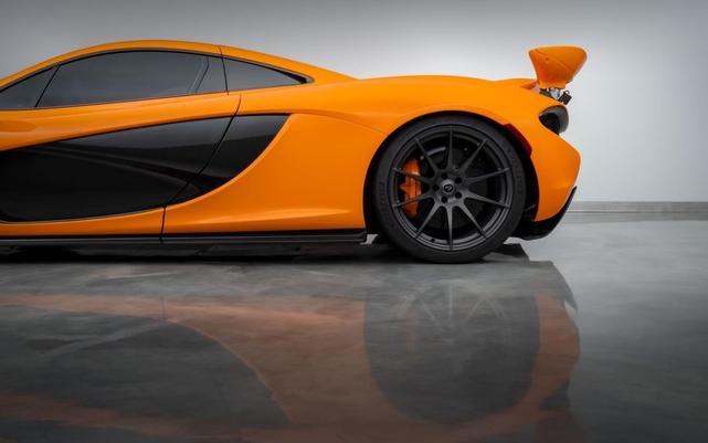 Photo of 2014 McLaren Orange McLaren P1