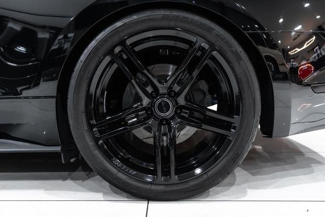 Photo of 2015 Black Ford Mustang