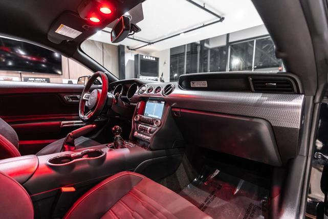 Photo of 2015 Black Ford Mustang
