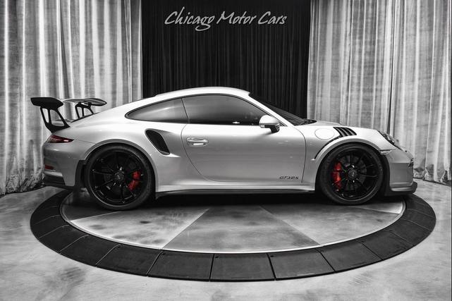 Photo of 2016 GT Silver Metallic Porsche 911