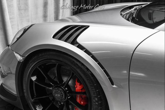 Photo of 2016 GT Silver Metallic Porsche 911