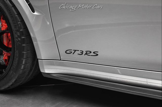 Photo of 2016 GT Silver Metallic Porsche 911