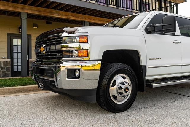Photo of 2015 Summit White Chevrolet Silverado 3500