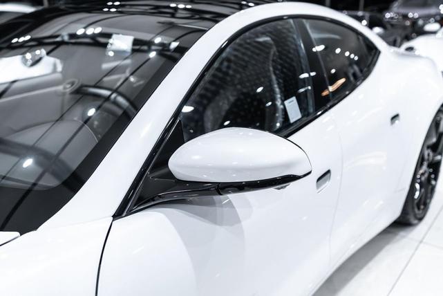 Photo of 2025 Surf White Karma Revero