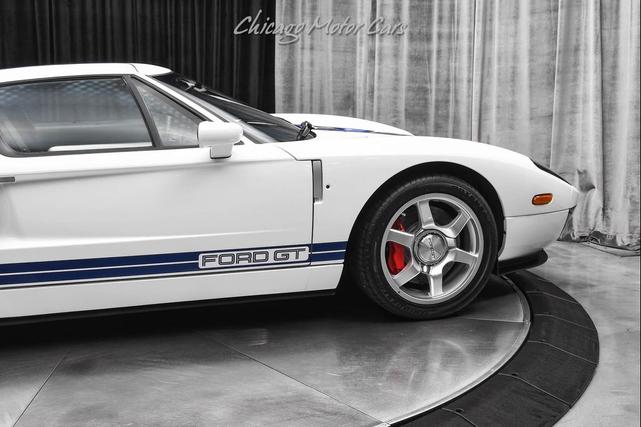 Photo of 2005 Centennial White Clearcoat Ford GT