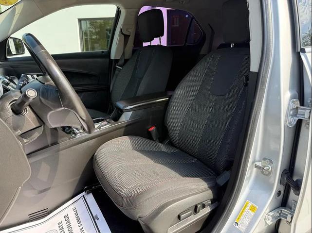 Photo of 2017 Silver Ice Metallic Chevrolet Equinox