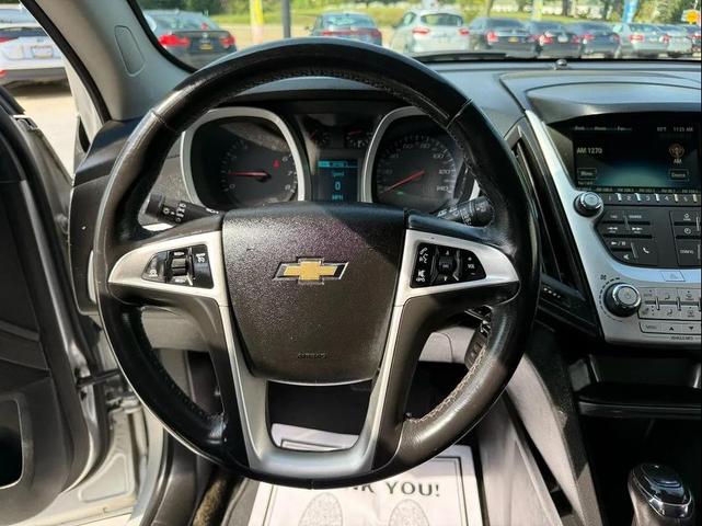 Photo of 2017 Silver Ice Metallic Chevrolet Equinox