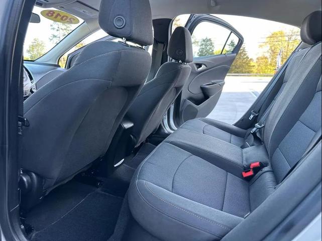 Photo of 2018 Silver Ice Metallic Chevrolet Cruze