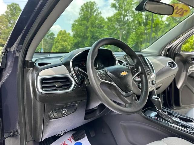 Photo of 2018 Storm Blue Metallic Chevrolet Equinox