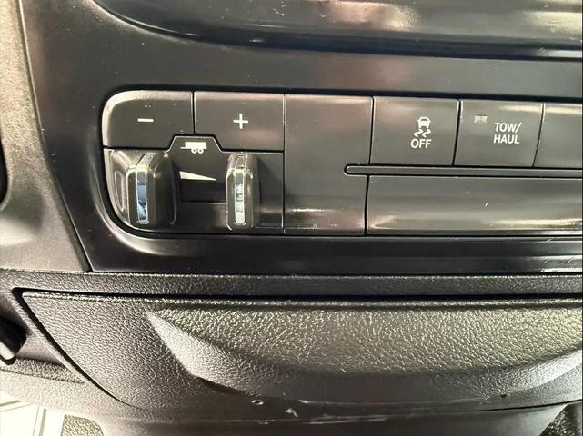 Photo of 2017 Bright White Clearcoat RAM 1500