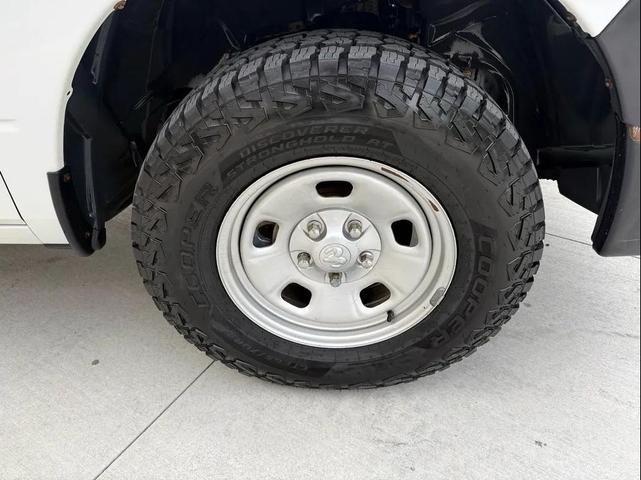 Photo of 2017 Bright White Clearcoat RAM 1500
