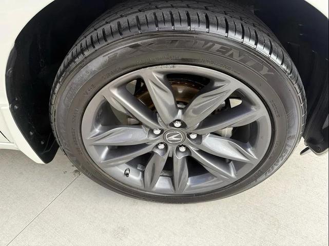 Photo of 2019 White Acura MDX