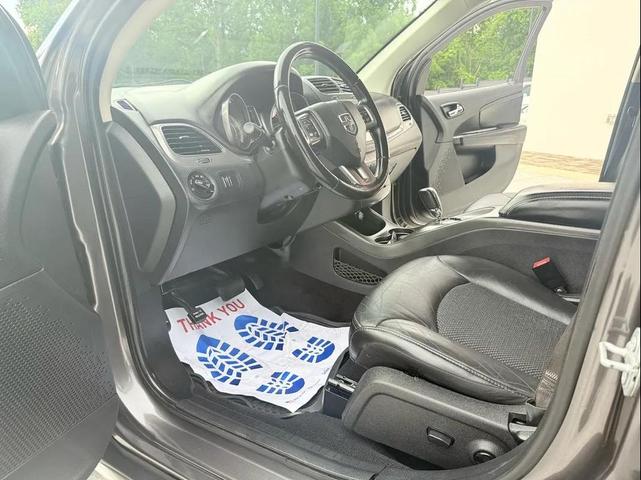 Photo of 2019 Pitch Black Clearcoat Dodge Journey
