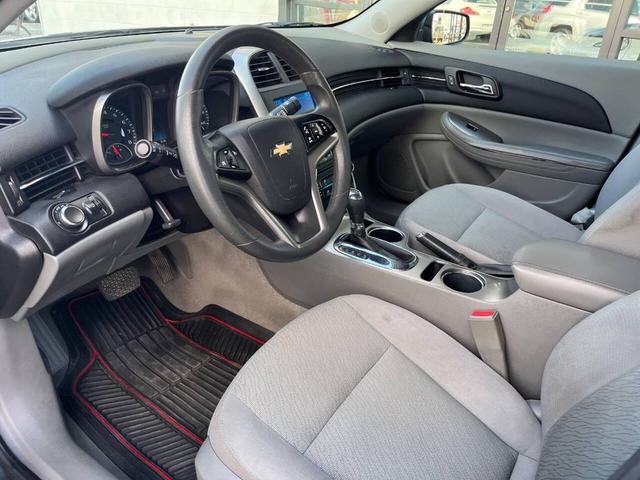 Photo of 2015 Ashen Gray Metallic Chevrolet Malibu