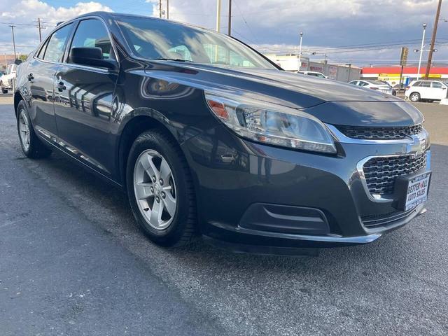Photo of 2015 Ashen Gray Metallic Chevrolet Malibu
