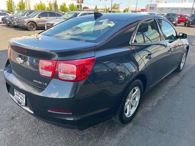 Photo of 2015 Ashen Gray Metallic Chevrolet Malibu