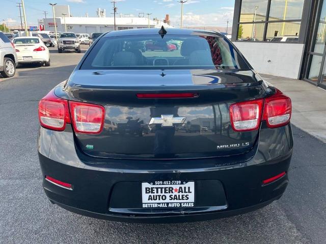 Photo of 2015 Ashen Gray Metallic Chevrolet Malibu