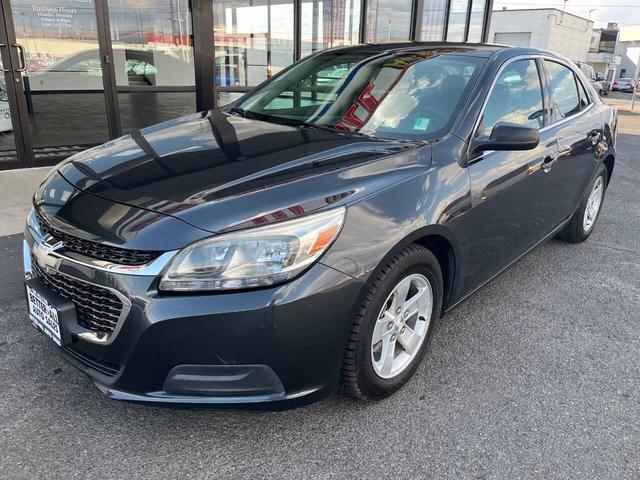 Photo of 2015 Ashen Gray Metallic Chevrolet Malibu