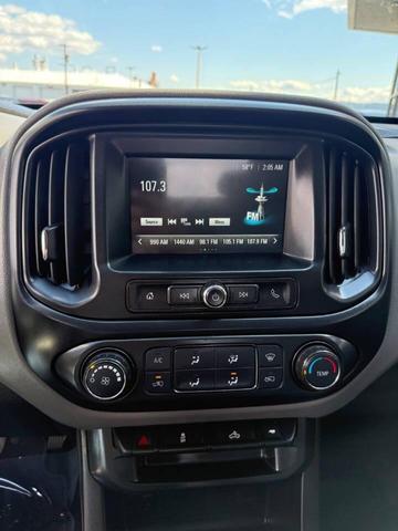 Photo of 2018 Summit White Chevrolet Colorado