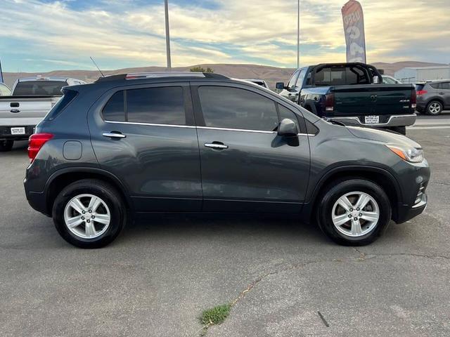 Photo of 2017 Nightfall Gray Chevrolet Trax