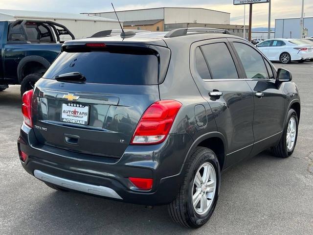 Photo of 2017 Nightfall Gray Chevrolet Trax