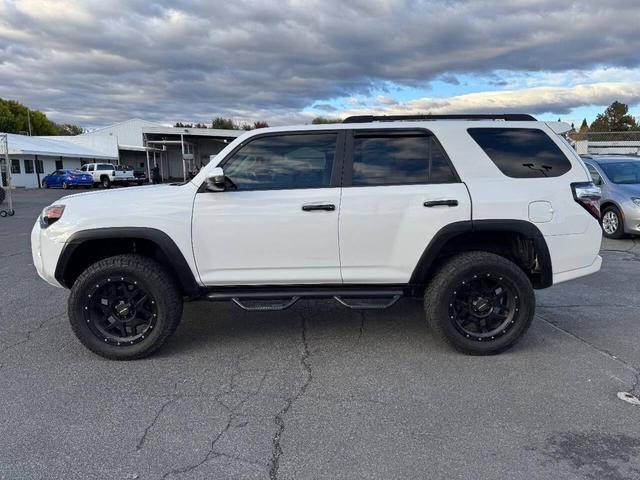 Photo of 2014 Black Toyota 4Runner