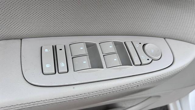 Photo of 2008 Beige Cadillac DTS