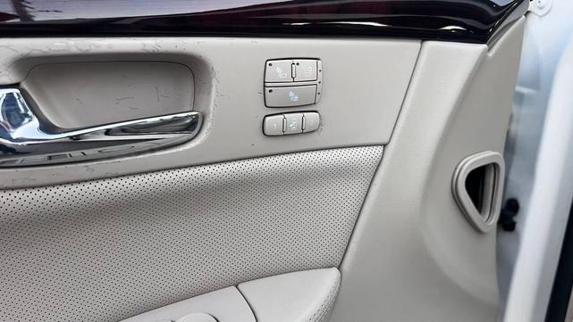 Photo of 2008 Beige Cadillac DTS