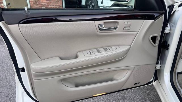 Photo of 2008 Beige Cadillac DTS