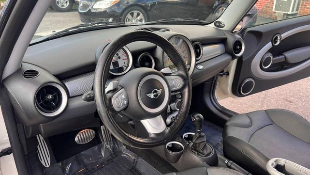 Photo of 2010 Beige MINI Cooper S