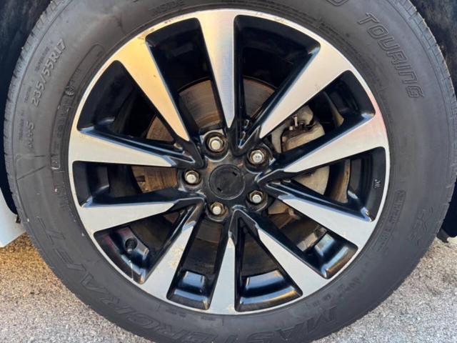 Photo of 2018 White Nissan Altima