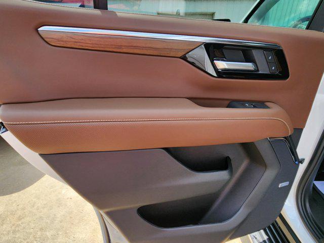 Photo of 2025 Iridescent Pearl Tricoat Chevrolet Tahoe