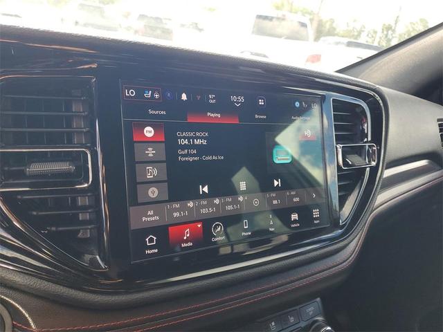 Photo of 2023 Octane Red Pearlcoat Dodge Durango