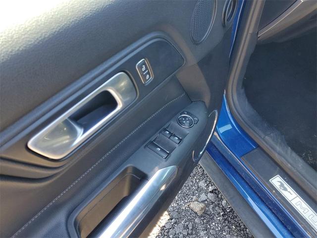 Photo of 2022 Blue Metallic Ford Mustang