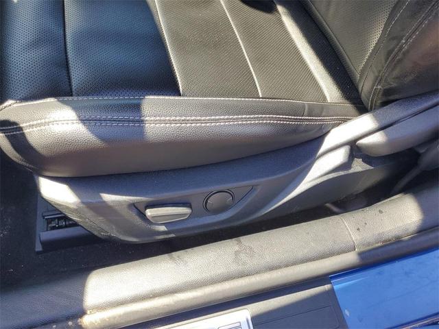 Photo of 2022 Blue Metallic Ford Mustang