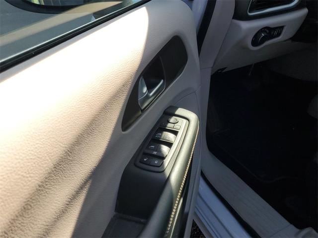 Photo of 2024 Bright White Clearcoat Chrysler Voyager