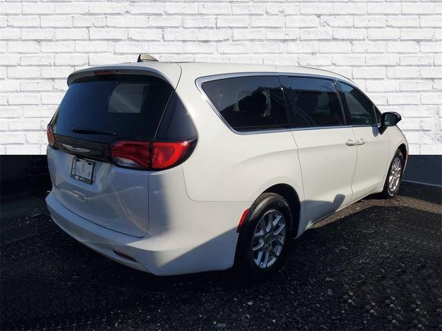 Photo of 2024 Bright White Clearcoat Chrysler Voyager