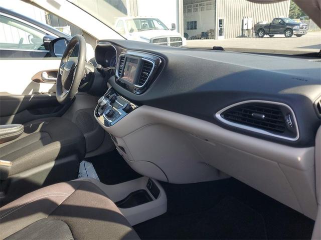 Photo of 2024 Bright White Clearcoat Chrysler Voyager