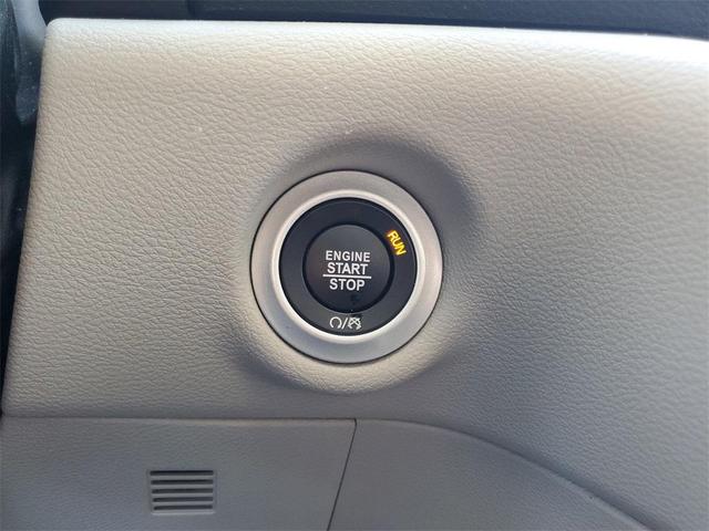 Photo of 2024 Bright White Clearcoat Chrysler Voyager