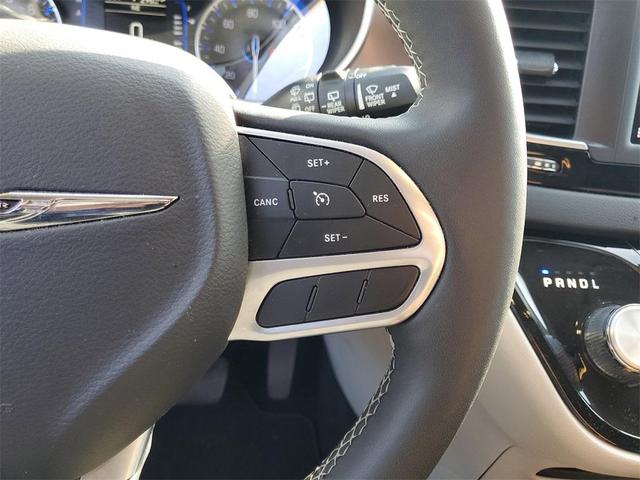 Photo of 2024 Bright White Clearcoat Chrysler Voyager