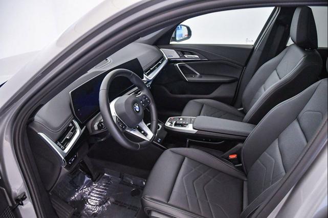 Photo of 2025 Space Silver Metallic BMW X1