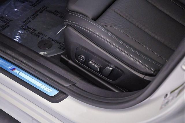 Photo of 2025 Alpine White BMW 330