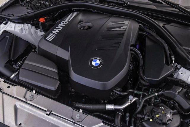 Photo of 2025 Alpine White BMW 330
