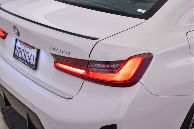 Photo of 2025 Alpine White BMW 330