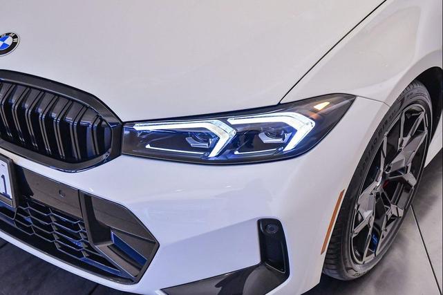 Photo of 2025 Alpine White BMW 330