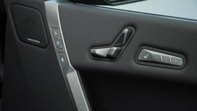 Photo of 2026 Black Sapphire Metallic BMW iX