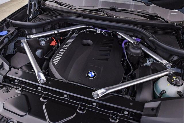 Photo of 2026 Brooklyn Grey Metallic BMW X7
